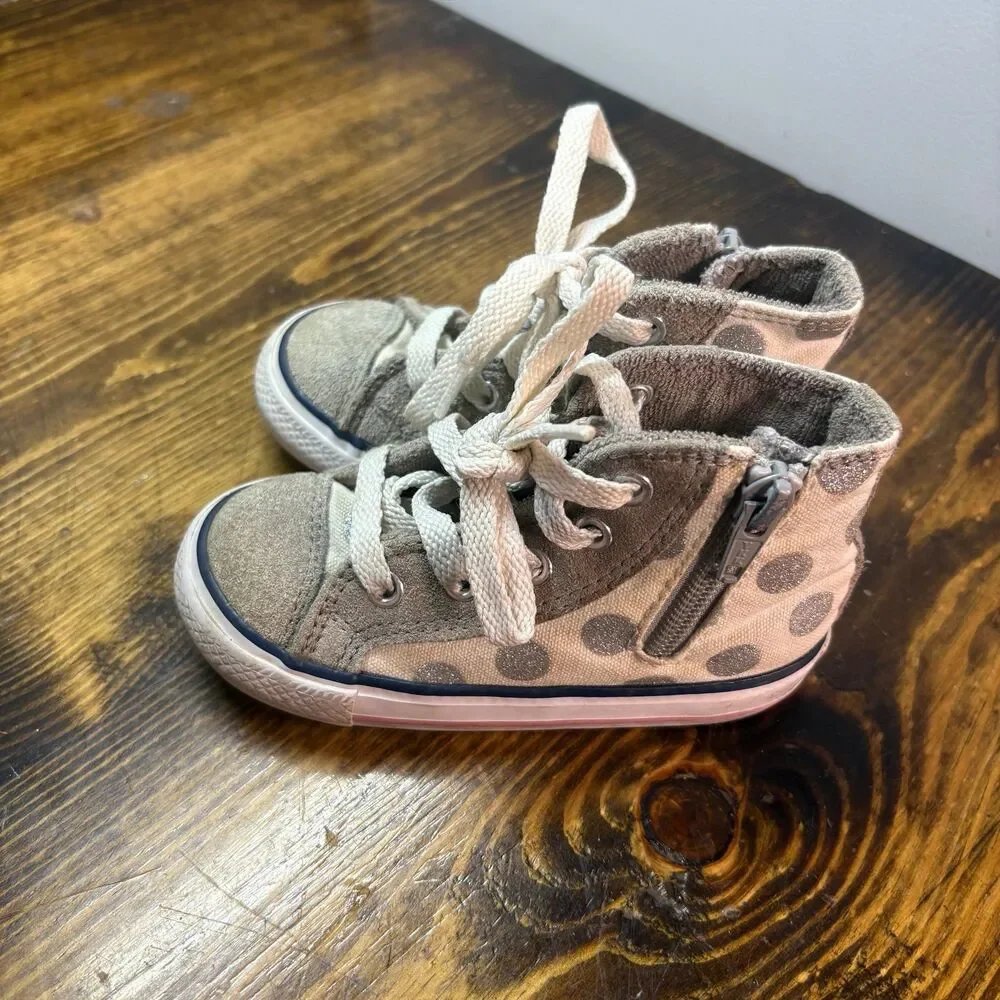 Converse Gray And White Polka Dot Sneakers Size‎ 7